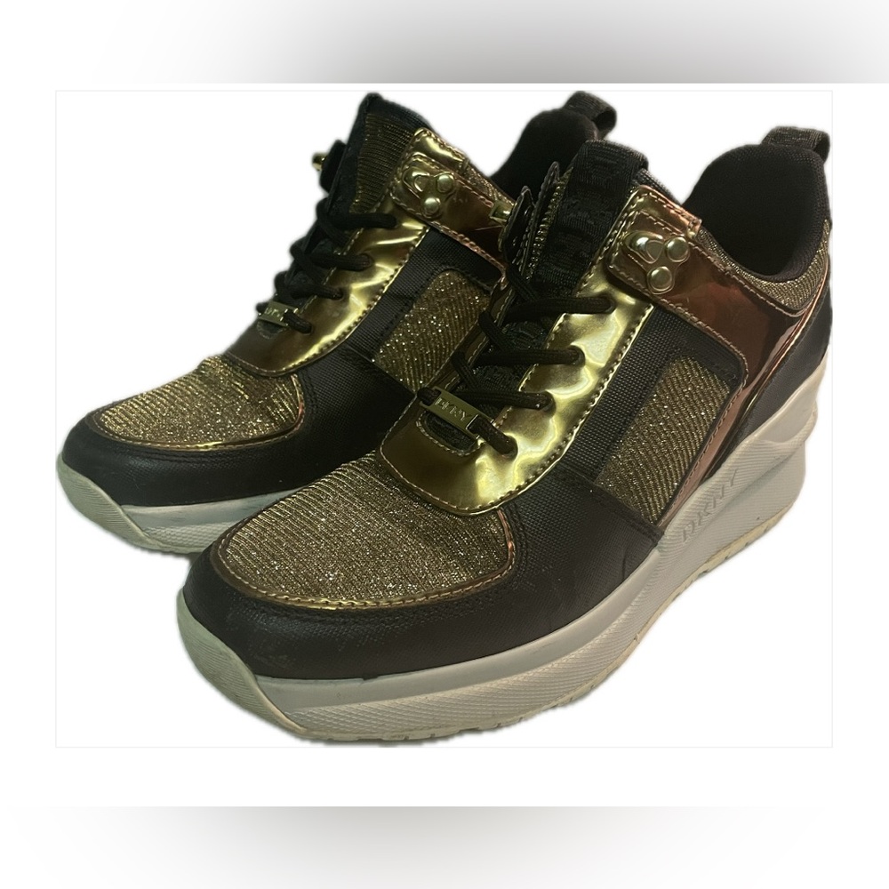 DKNY Women's Leo Wedge Black Gold Platform Sneakers  size 8